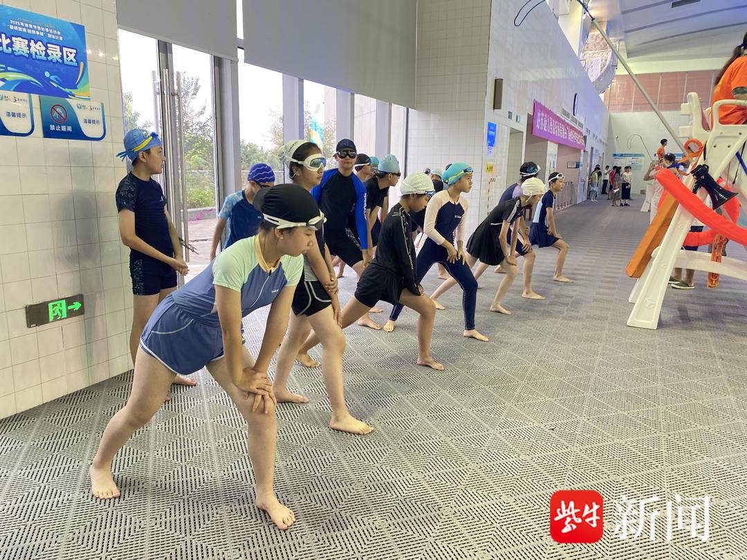 初二每班, 紫牛新闻记