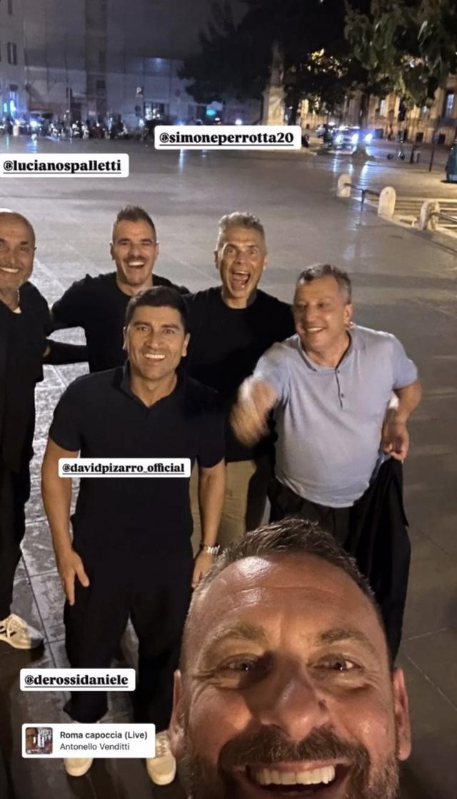 交媒体, 的生活, 会除了始终