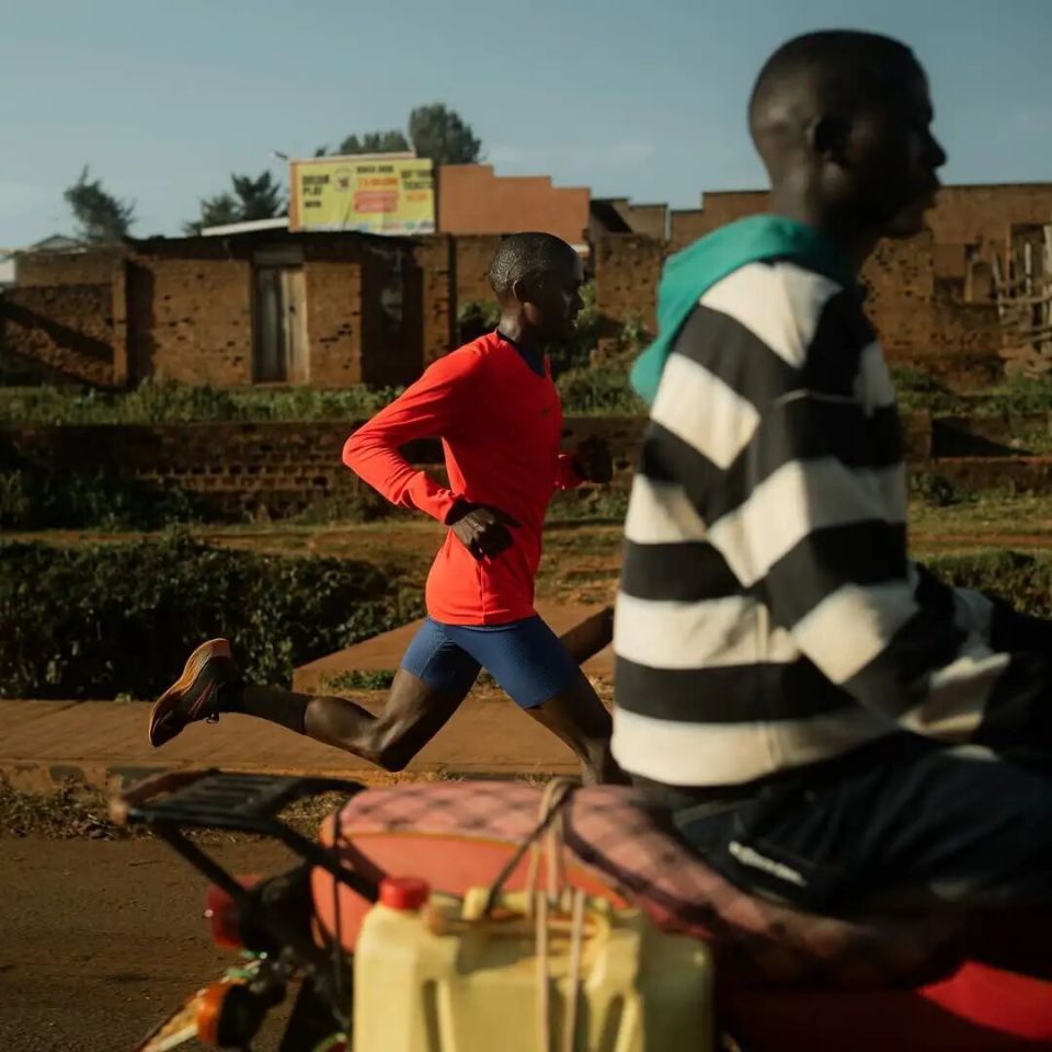 为决定冠军, 坦赛道上具, 两人将在芝
